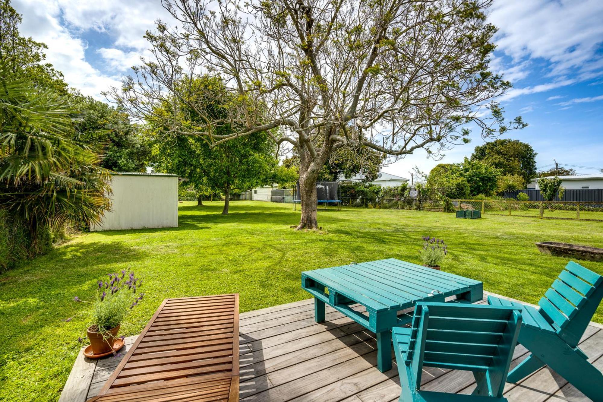 Modern Studio Near Clive River Exterior photo